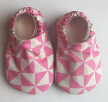 Load image into Gallery viewer, Pink and White Geometric Booties